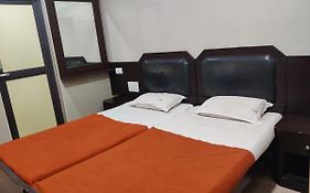 Hotel Sarada Nivas